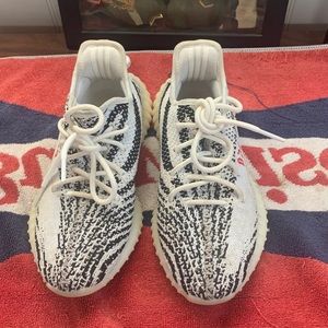 Yeezy boost 350 zebra